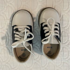 Classic FootMates Saddle Shoe Size Toddler size 6W